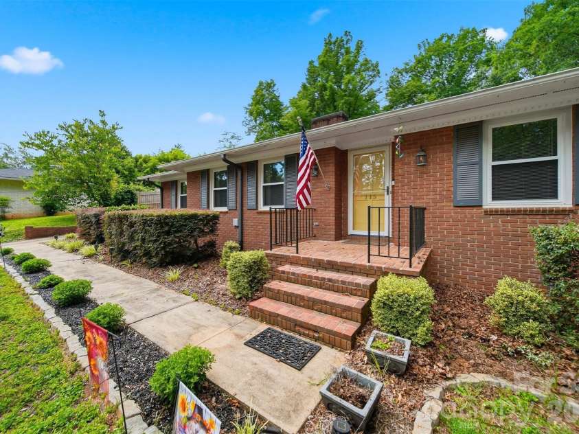 115 WEDGEWOOD Drive, Morganton, NC 28655.  MLS# CAR4396426, YatesRealty ID 37041. 