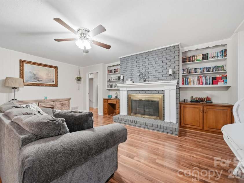 115 WEDGEWOOD Drive, Morganton, NC 28655.  MLS# CAR4396426, YatesRealty ID 37041. 