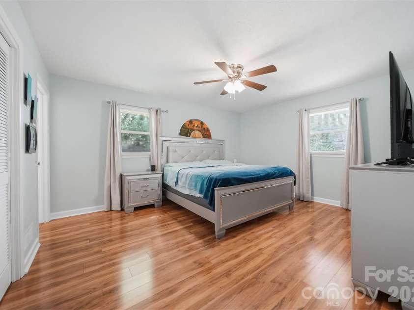115 WEDGEWOOD Drive, Morganton, NC 28655.  MLS# CAR4396426, YatesRealty ID 37041. 
