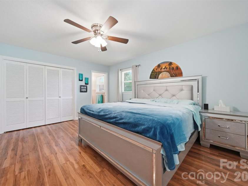 115 WEDGEWOOD Drive, Morganton, NC 28655.  MLS# CAR4396426, YatesRealty ID 37041. 