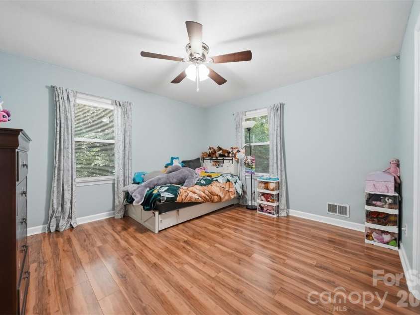 115 WEDGEWOOD Drive, Morganton, NC 28655.  MLS# CAR4396426, YatesRealty ID 37041. 