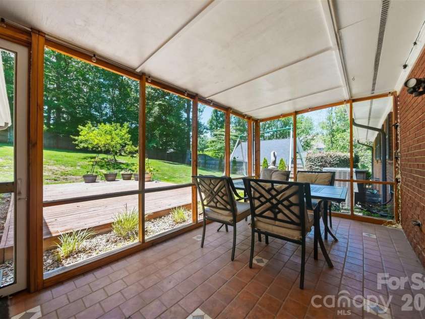 115 WEDGEWOOD Drive, Morganton, NC 28655.  MLS# CAR4396426, YatesRealty ID 37041. 