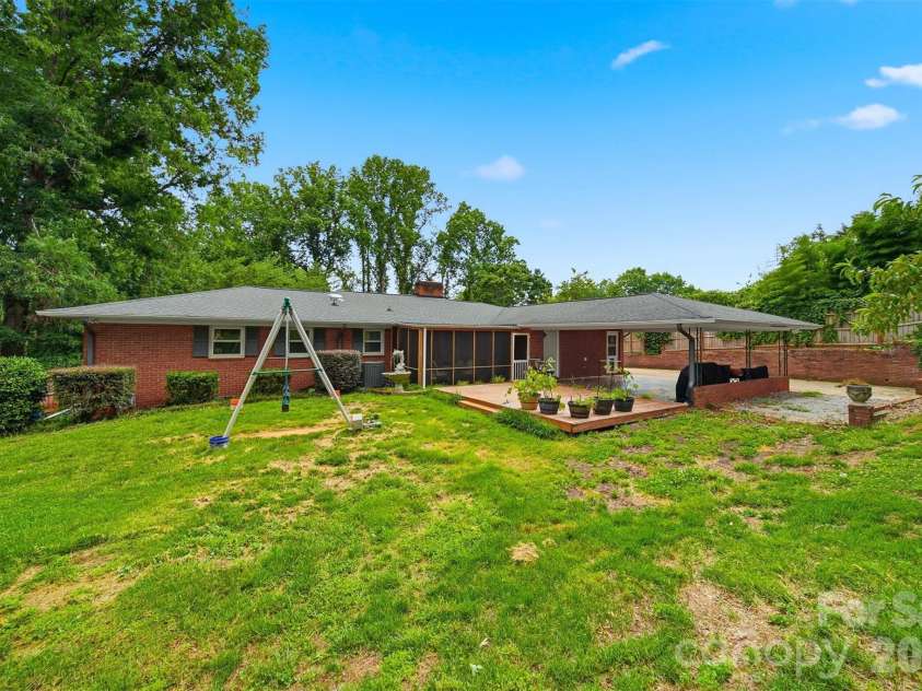 115 WEDGEWOOD Drive, Morganton, NC 28655.  MLS# CAR4396426, YatesRealty ID 37041. 