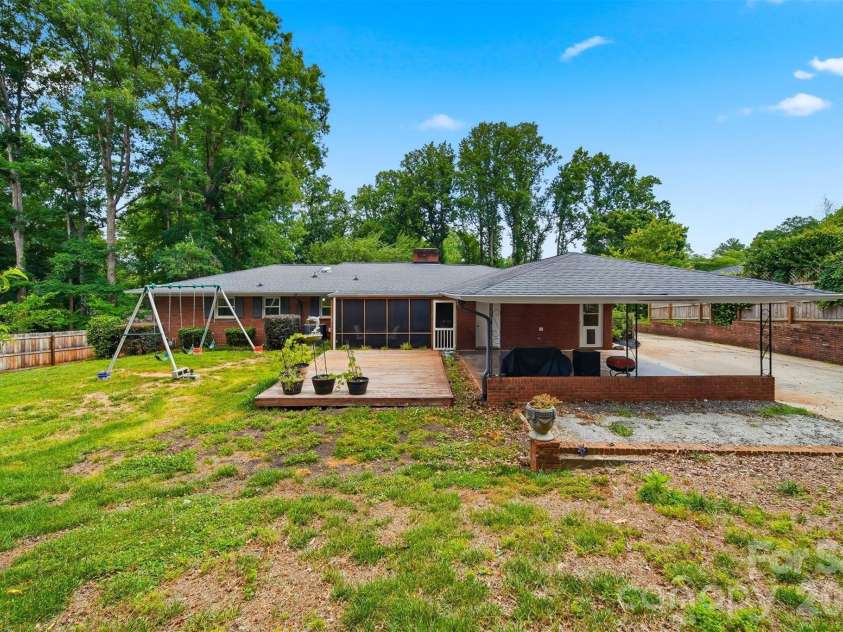 115 WEDGEWOOD Drive, Morganton, NC 28655.  MLS# CAR4396426, YatesRealty ID 37041. 