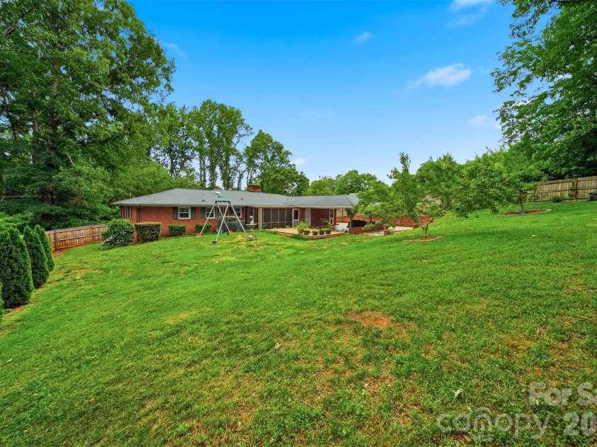 115 WEDGEWOOD Drive, Morganton, NC 28655.  MLS# CAR4396426, YatesRealty ID 37041. 