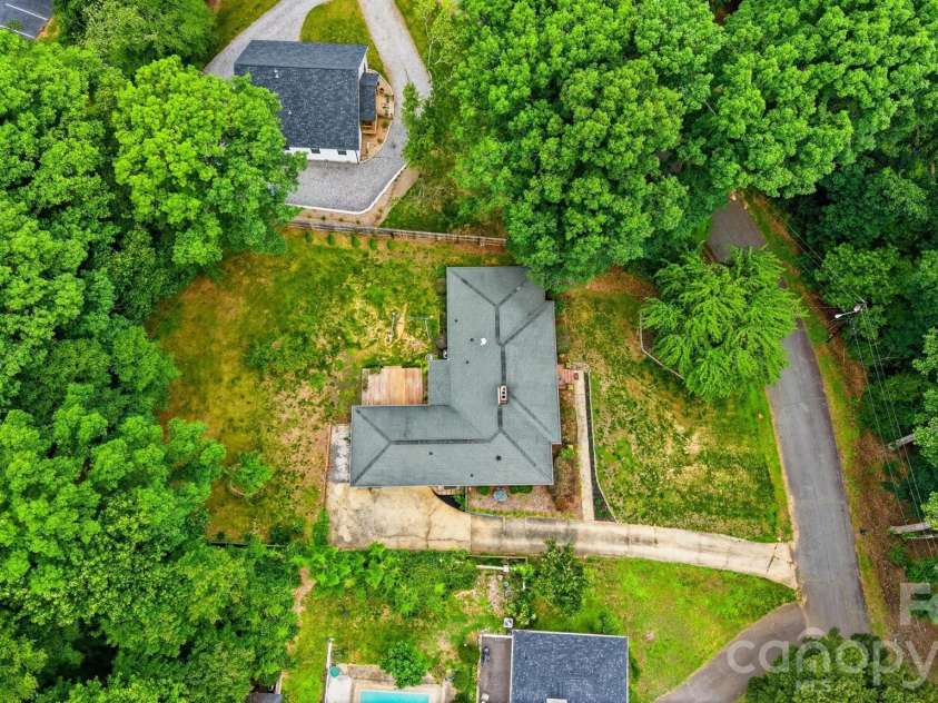 115 WEDGEWOOD Drive, Morganton, NC 28655.  MLS# CAR4396426, YatesRealty ID 37041. 