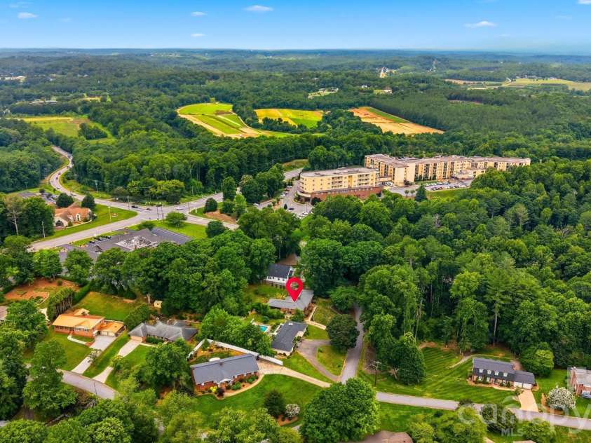 115 WEDGEWOOD Drive, Morganton, NC 28655.  MLS# CAR4396426, YatesRealty ID 37041. 
