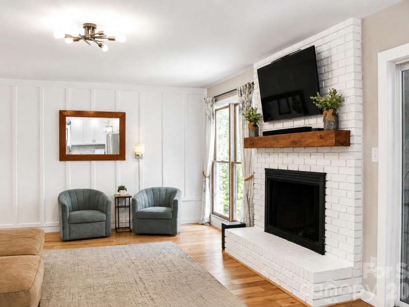 7947 Lakeview Drive, Denver, NC 28037.  MLS# CAR4396395, YatesRealty ID 37043. Living Room
