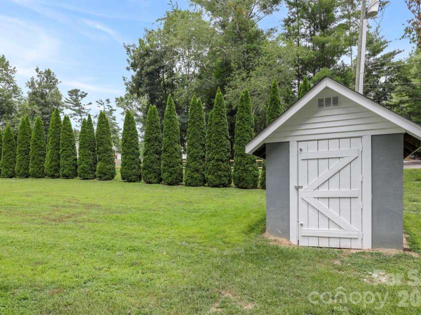 229 Concord Road, Asheville, NC 28803.  MLS# CAR4399549, YatesRealty ID 37044. 