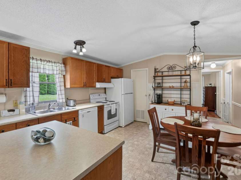 229 Concord Road, Asheville, NC 28803.  MLS# CAR4399549, YatesRealty ID 37044. 