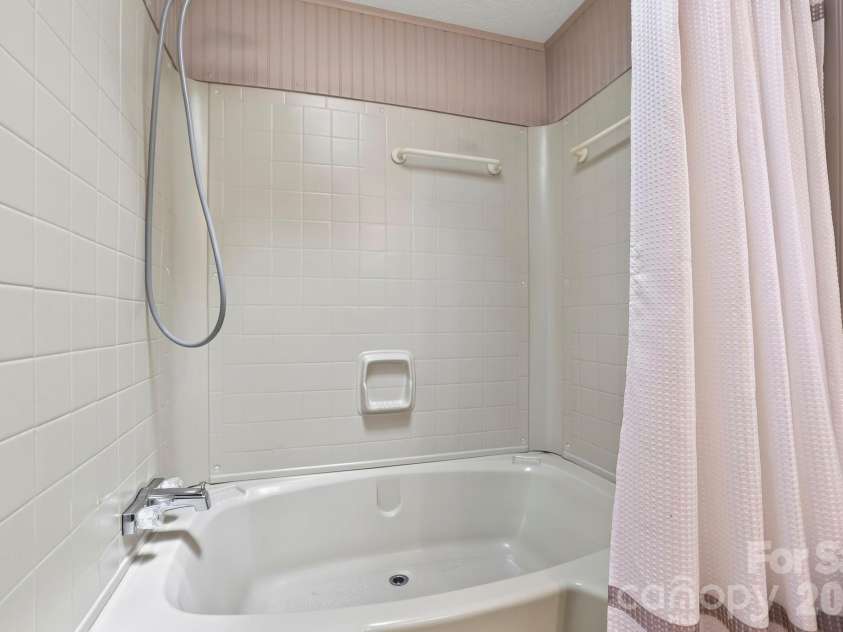 229 Concord Road, Asheville, NC 28803.  MLS# CAR4399549, YatesRealty ID 37044. 