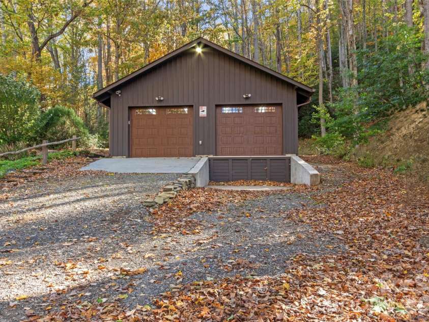 191 Fork Road, Burnsville, NC 28714.  MLS# CAR4355086, YatesRealty ID 37045. Lower Garage