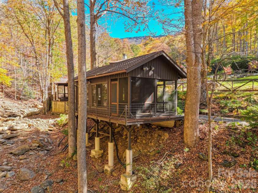 191 Fork Road, Burnsville, NC 28714.  MLS# CAR4355086, YatesRealty ID 37045. Office exterior
