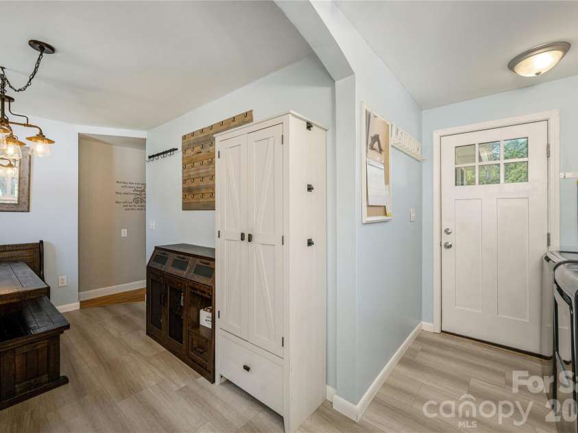 419 Big Bend Road, Brevard, NC 28712.  MLS# CAR4398775, YatesRealty ID 37046. 