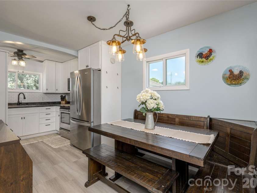 419 Big Bend Road, Brevard, NC 28712.  MLS# CAR4398775, YatesRealty ID 37046. Dining Area