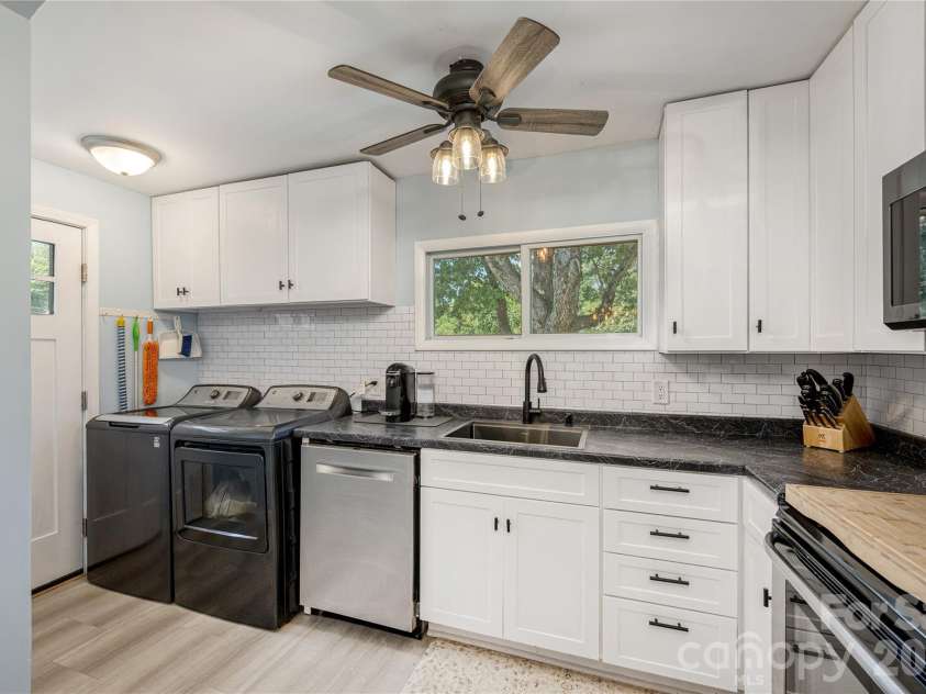 419 Big Bend Road, Brevard, NC 28712.  MLS# CAR4398775, YatesRealty ID 37046. Kitchen