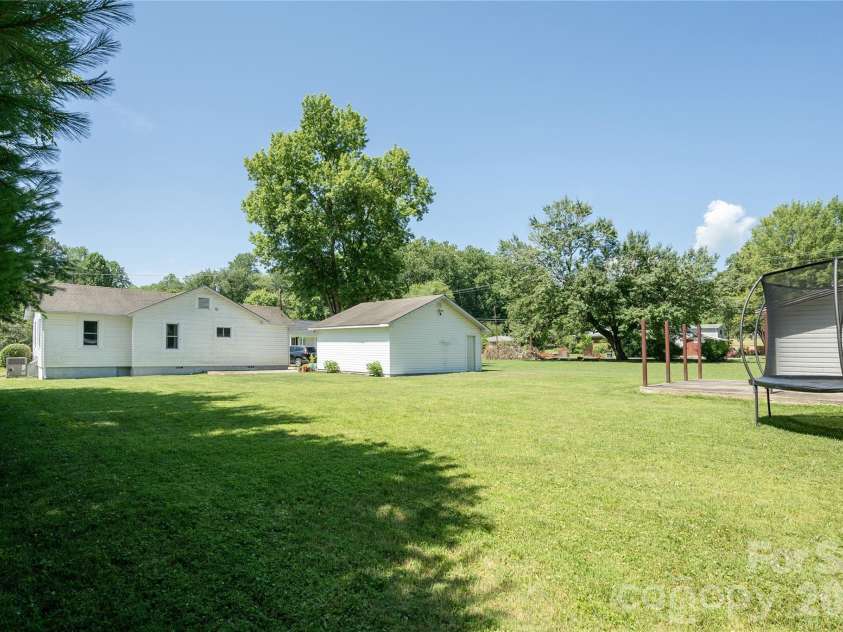 419 Big Bend Road, Brevard, NC 28712.  MLS# CAR4398775, YatesRealty ID 37046. Large Yard/Sub-dividable