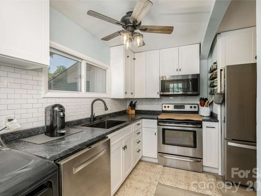 419 Big Bend Road, Brevard, NC 28712.  MLS# CAR4398775, YatesRealty ID 37046. Updated Appliances
