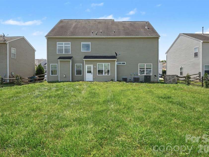 8312 Compton acres Lane, Waxhaw, NC 28173.  MLS# CAR4395808, YatesRealty ID 37047. 