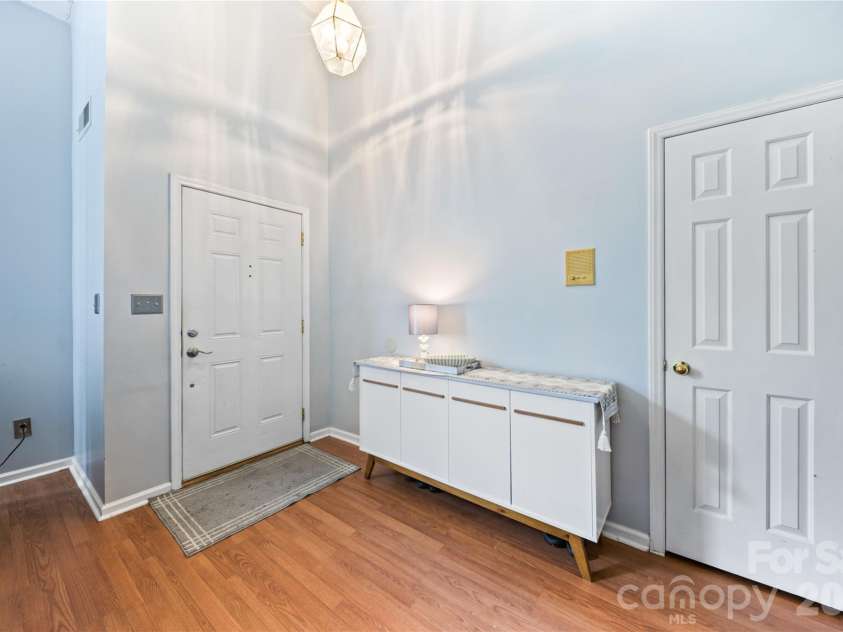 13000 Greycrest Drive, Charlotte, NC 28278.  MLS# CAR4400169, YatesRealty ID 37048. 