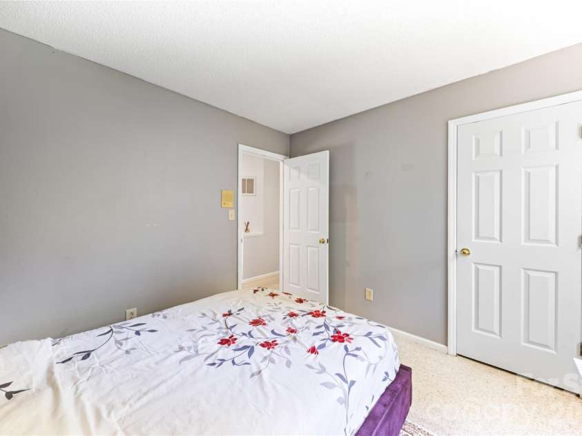 13000 Greycrest Drive, Charlotte, NC 28278.  MLS# CAR4400169, YatesRealty ID 37048. Bedroom 3