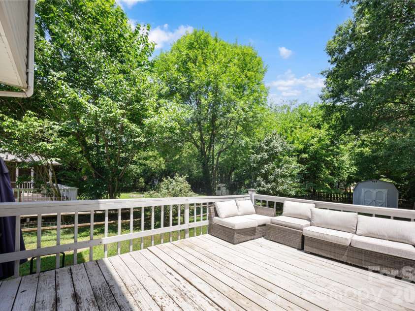 13000 Greycrest Drive, Charlotte, NC 28278.  MLS# CAR4400169, YatesRealty ID 37048. Deck 1