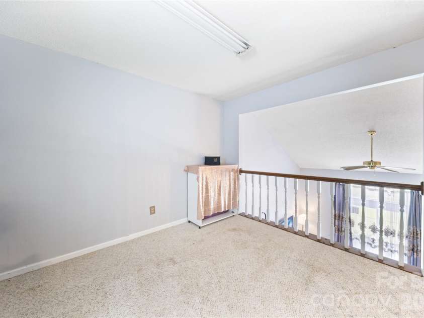 13000 Greycrest Drive, Charlotte, NC 28278.  MLS# CAR4400169, YatesRealty ID 37048. Space second floor