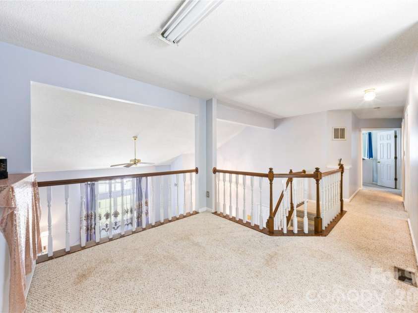 13000 Greycrest Drive, Charlotte, NC 28278.  MLS# CAR4400169, YatesRealty ID 37048. Space second floor