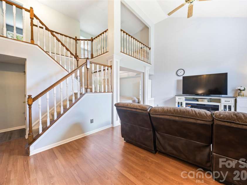 13000 Greycrest Drive, Charlotte, NC 28278.  MLS# CAR4400169, YatesRealty ID 37048. Stairs