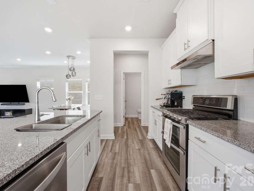 1218 Colgher Street, Charlotte, NC 28227.  MLS# CAR4399703, YatesRealty ID 37049. 