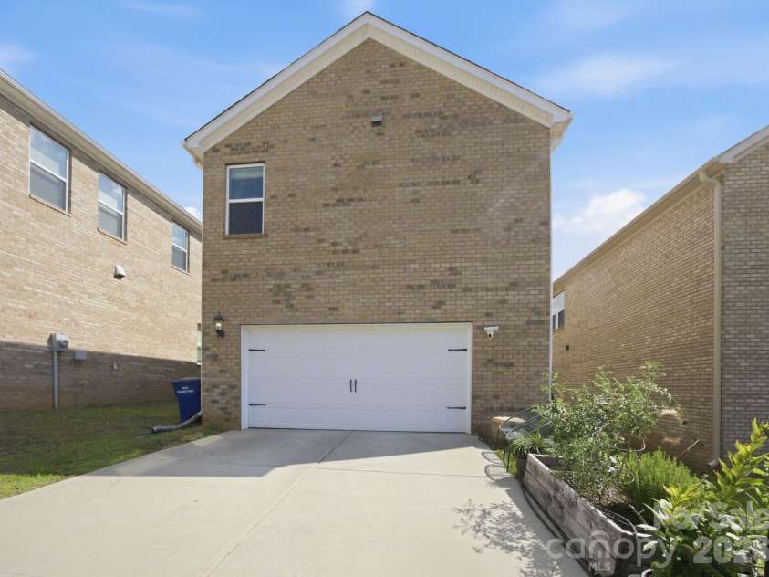 1218 Colgher Street, Charlotte, NC 28227.  MLS# CAR4399703, YatesRealty ID 37049. 