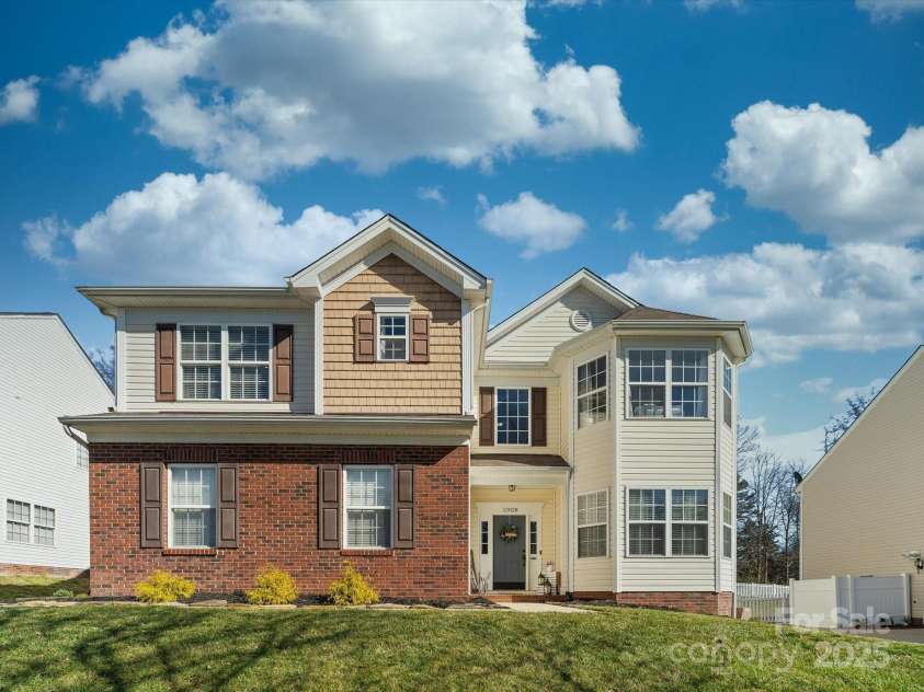 12028 Regal Lily Lane, Huntersville, NC 28078.  MLS# CAR4239807, YatesRealty ID 3705. 