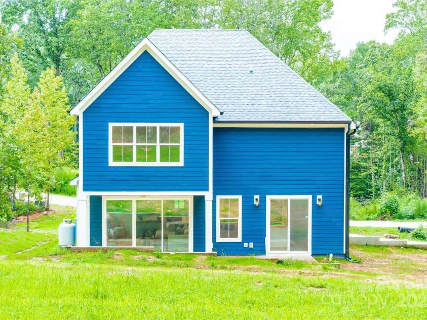 150 Forest Creek Drive, Statesville, NC 28625.  MLS# CAR4286307, YatesRealty ID 3705. 