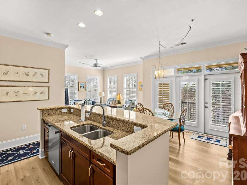 2994 Selwyn Avenue, Charlotte, NC 28209.  MLS# CAR4354411, YatesRealty ID 3705. 