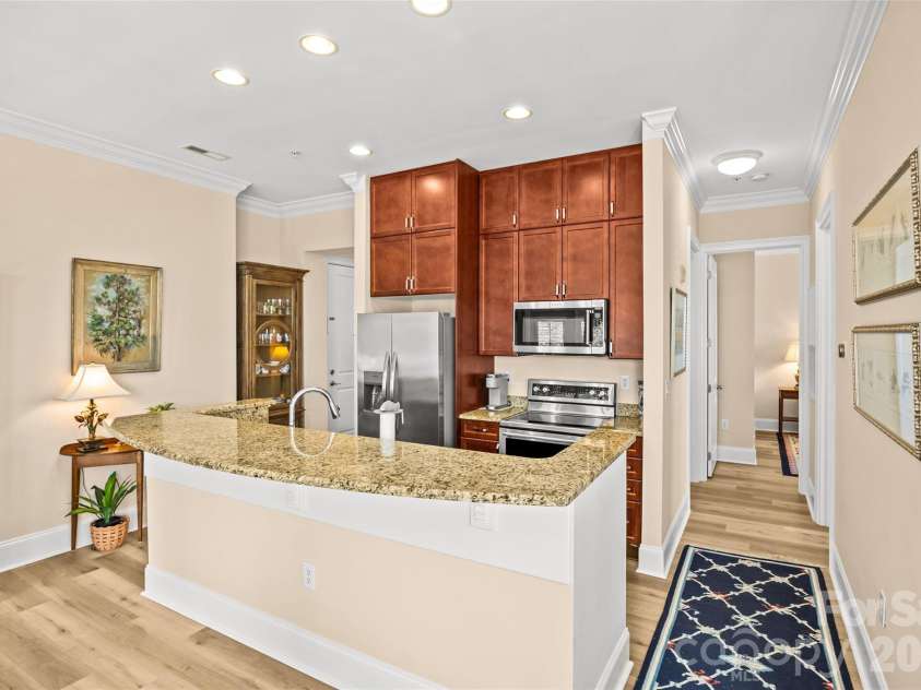 2994 Selwyn Avenue, Charlotte, NC 28209.  MLS# CAR4354411, YatesRealty ID 3705. 