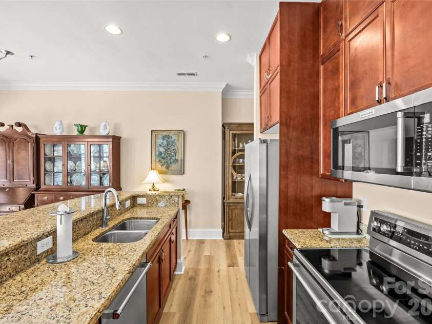 2994 Selwyn Avenue, Charlotte, NC 28209.  MLS# CAR4354411, YatesRealty ID 3705. 