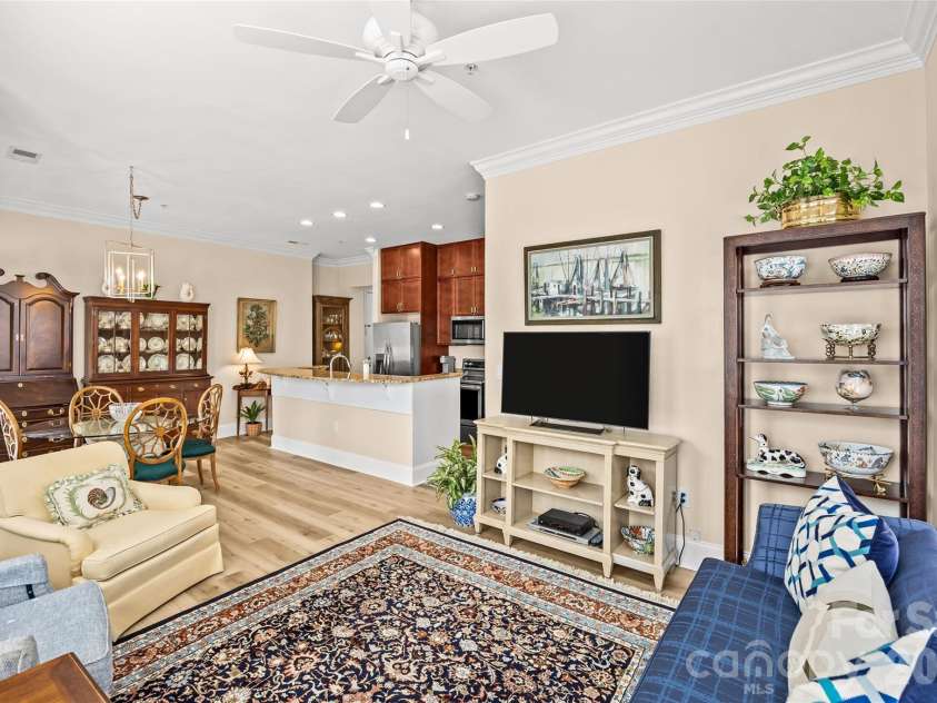 2994 Selwyn Avenue, Charlotte, NC 28209.  MLS# CAR4354411, YatesRealty ID 3705. 