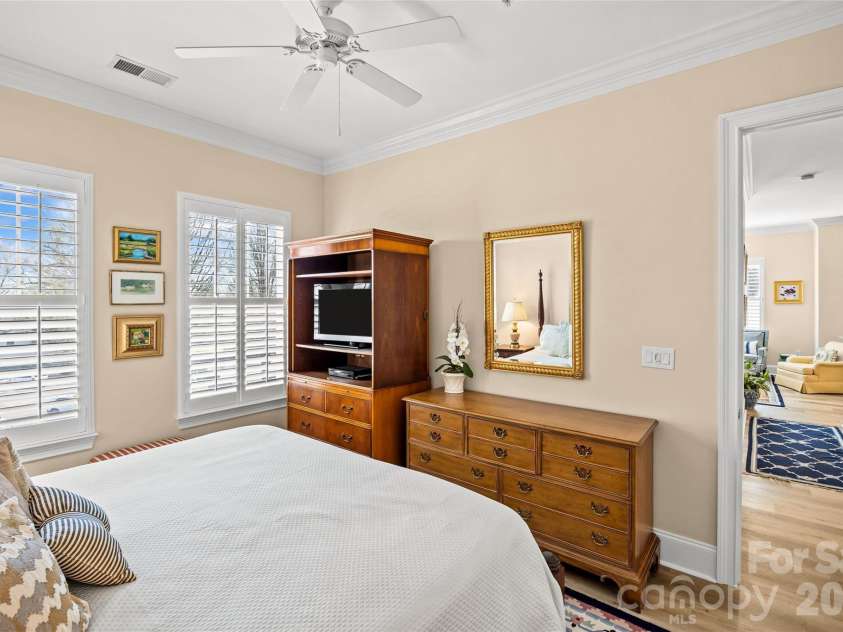 2994 Selwyn Avenue, Charlotte, NC 28209.  MLS# CAR4354411, YatesRealty ID 3705. 