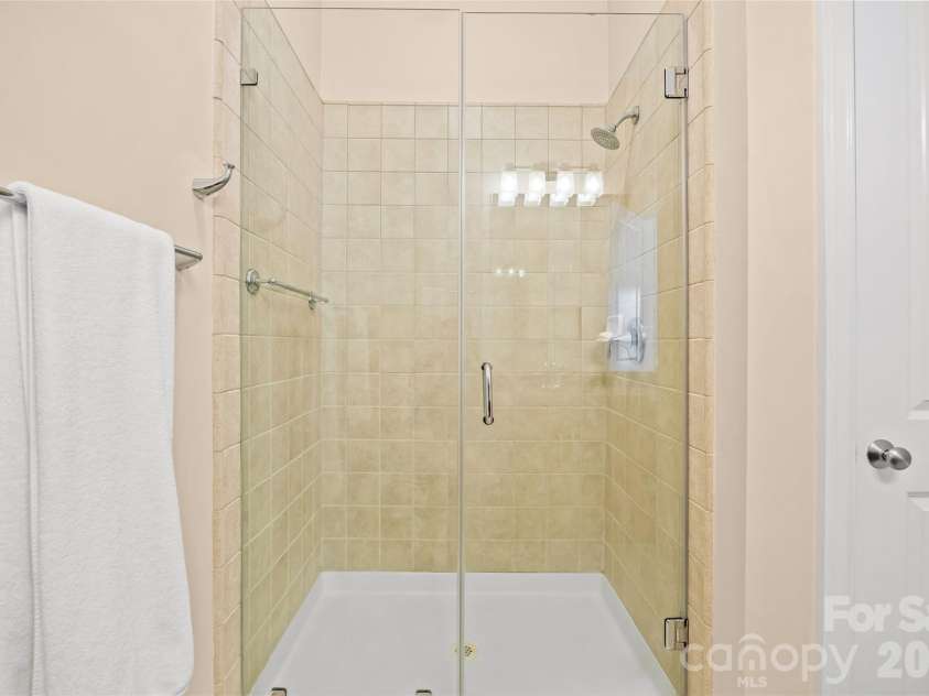 2994 Selwyn Avenue, Charlotte, NC 28209.  MLS# CAR4354411, YatesRealty ID 3705. 