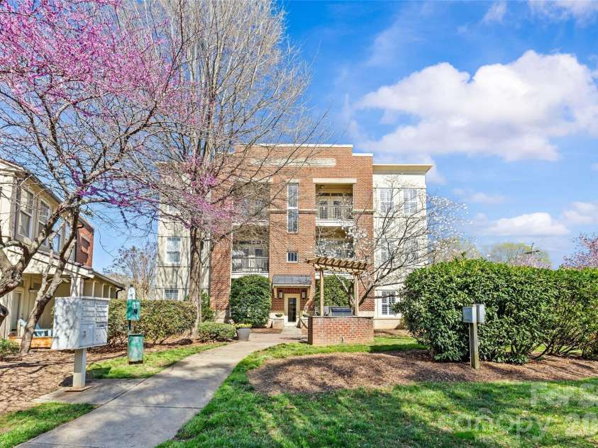 2994 Selwyn Avenue, Charlotte, NC 28209.  MLS# CAR4354411, YatesRealty ID 3705. 