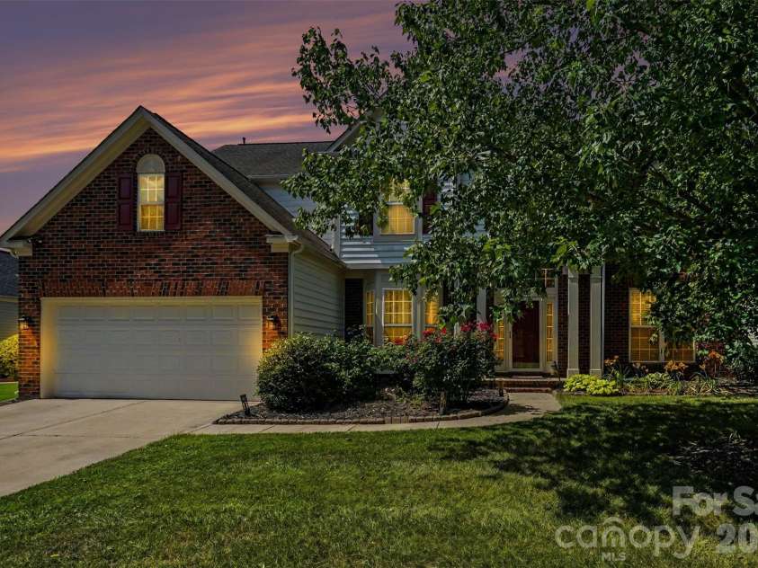 8021 Pelorus Lane, Charlotte, NC 28269.  MLS# CAR4394825, YatesRealty ID 37050. Front Exterior