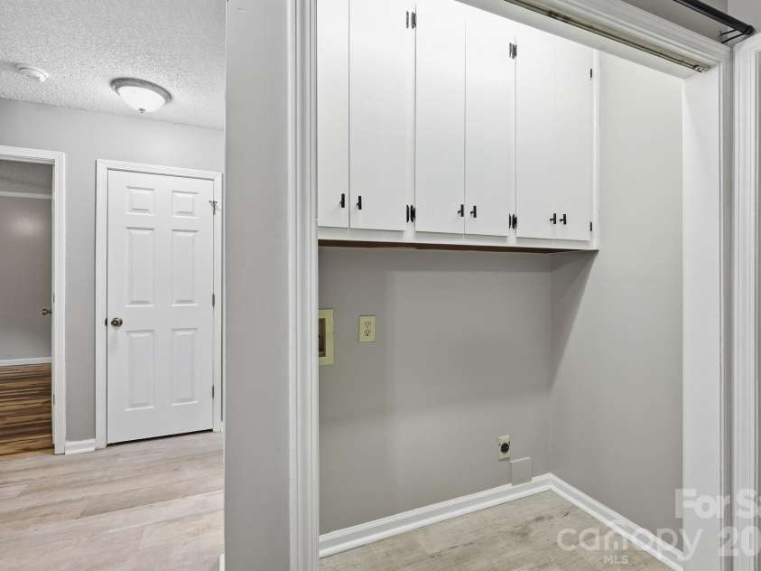 340 Oakwood Lane, Columbus, NC 28722.  MLS# CAR4402990, YatesRealty ID 37051. 