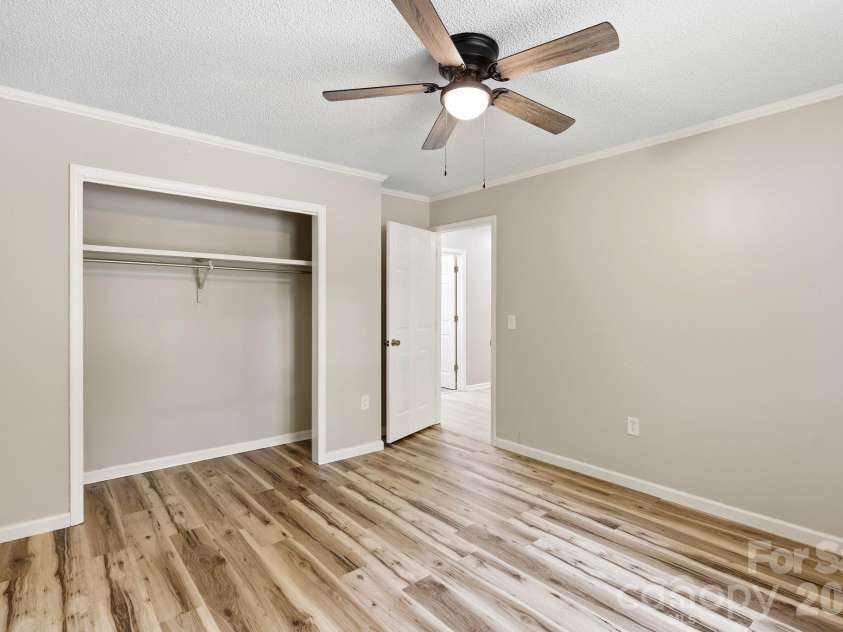 340 Oakwood Lane, Columbus, NC 28722.  MLS# CAR4402990, YatesRealty ID 37051. 