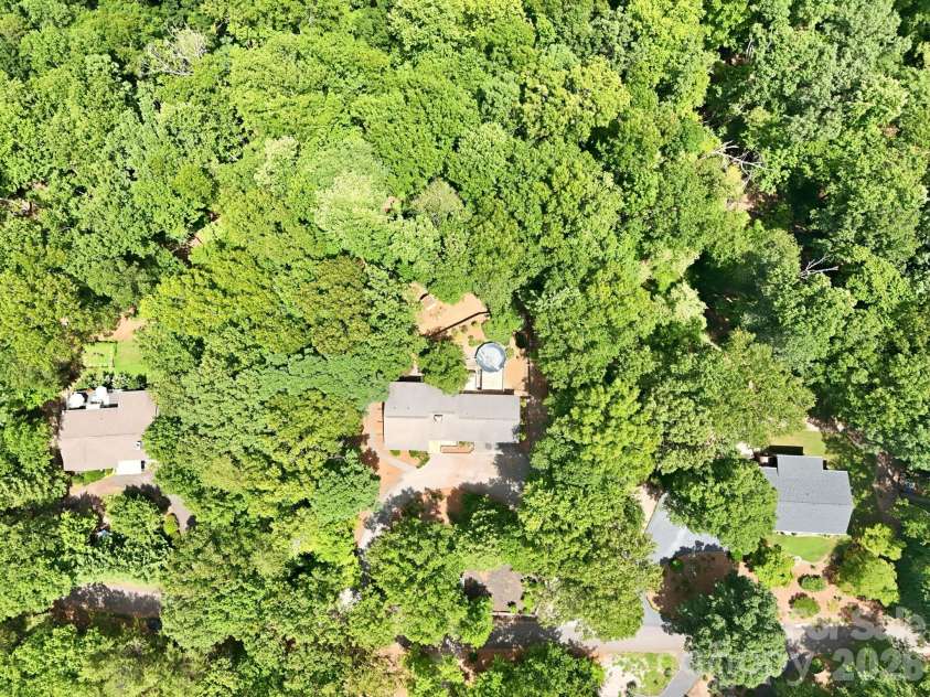 340 Oakwood Lane, Columbus, NC 28722.  MLS# CAR4402990, YatesRealty ID 37051. 