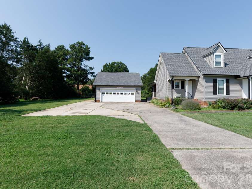 2213 Eastview Road, Rock Hill, SC 29732.  MLS# CAR4403945, YatesRealty ID 37054. 