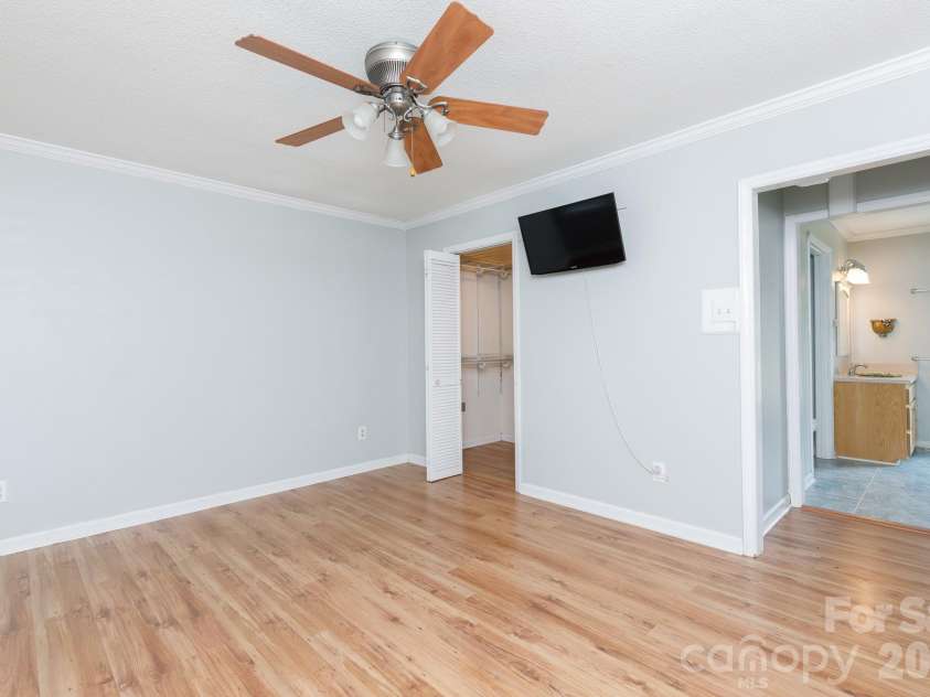 2213 Eastview Road, Rock Hill, SC 29732.  MLS# CAR4403945, YatesRealty ID 37054. 