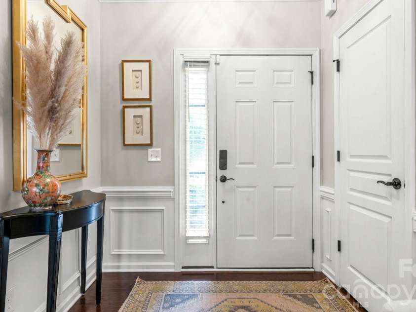 2429 Diplomat Lane, Charlotte, NC 28210.  MLS# CAR4404417, YatesRealty ID 37056. 