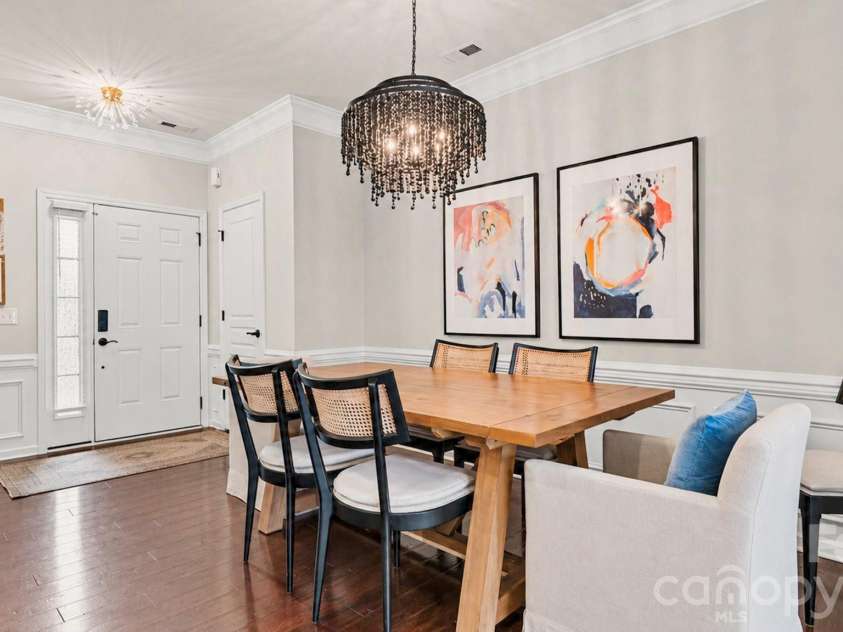 2429 Diplomat Lane, Charlotte, NC 28210.  MLS# CAR4404417, YatesRealty ID 37056. 