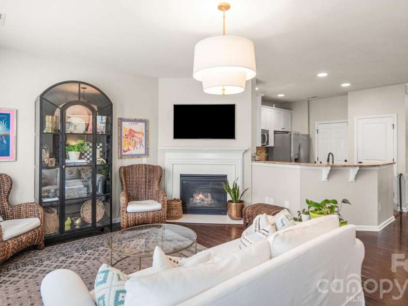 2429 Diplomat Lane, Charlotte, NC 28210.  MLS# CAR4404417, YatesRealty ID 37056. 