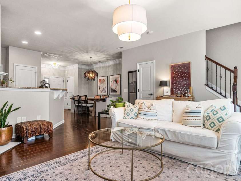 2429 Diplomat Lane, Charlotte, NC 28210.  MLS# CAR4404417, YatesRealty ID 37056. 